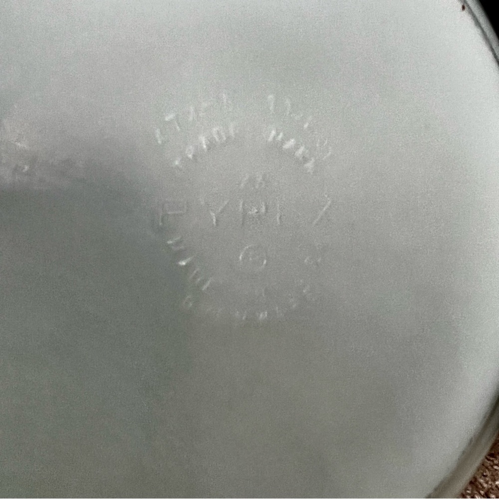 PYREX Spring Blossom Vintage Casserole 1 1/2 Quart - Picture 4 of 4